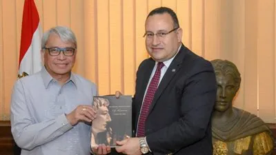 لبحث توطيد التعاون.. محافظ الإسكندرية يستقبل سفير دولة الفلبين (صور)