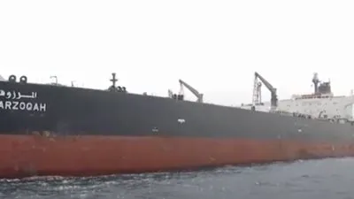 الصور الأولى لإحدى السفن التي تعرضت لعمل تخريبي بخليج عُمان