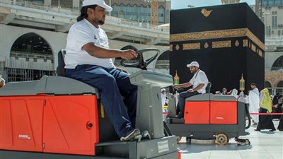 تدريب 130 سعوديًا على عمليات تطهير الحرم المكي