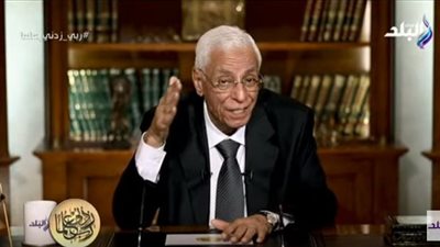 حسام موافي يقدم روشتة ذهبية للمأكولات الصحية (فيديو)