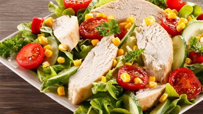 السلطة الحل الأمثل لحصول الجسم على الفيتامينات.. تناوليها 