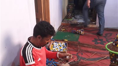 شاب يبتكر أول فانوس من 