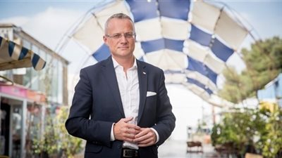 احتجاز إسرائيلي بصق على السفير البولندي في تل أبيب