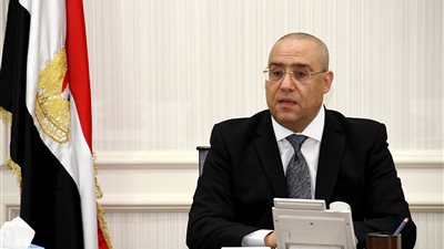   وزير الإسكان يتابع موقف تنفيذ وحدات 