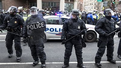 عاجل.. الشرطة الأمريكية تقتحم سفارة فنزويلا في واشنطن وتعتقل متظاهرين