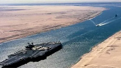 52 سفينة تعبر المجرى الملاحي لقناة السويس اليوم 