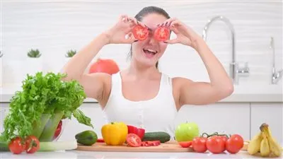 هذه الأطعمة تغنيك عن مستحضرات التجميل للبشرة في شهر رمضان.. تناوليها