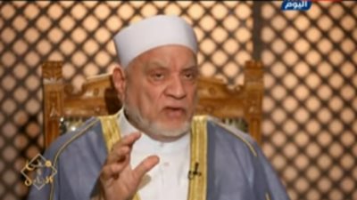 عمر هاشم يبكي على الهواء (فيديو)