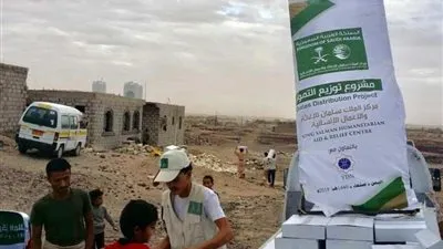 سلمان للإغاثة يوزع وجبات إفطار ومساعدات ببلدان عربية وإسلامية