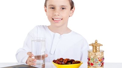 كيفية التعامل مع الطفل الصائم في رمضان‎؟