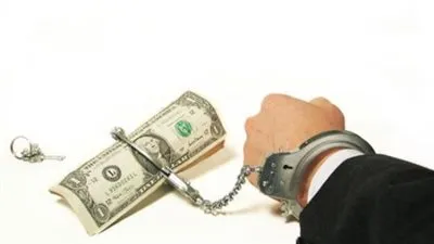 ضبط محصلين بشركة مياه الشرب بقنا لاختلاسهما المال العام 