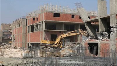 إزالة 69 عقارًا على أراضى الدولة المحيطة بترعة الطوارئ 