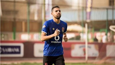 شرط الأهلي لاستمرار 