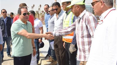 السيسى يتفقد عددا من المشروعات الإنشائية الكبرى بالعاصمة الإدارية (فيديو)