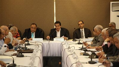 رئيس جامعة الفيوم..  وزير التعليم العالي يوجه بتقديم الدعم الكامل لكليات الصيدلة لسرعة تغيير المناهج الدراسية