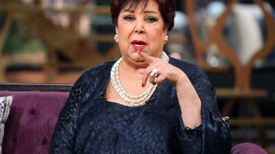 نهال عنبر عن الحالة الصحية للفنانة رجاء الجداوي: 