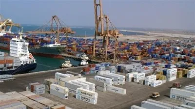 ميليشيا الحوثي تهدد الملاحة الدولية لصالح إيران