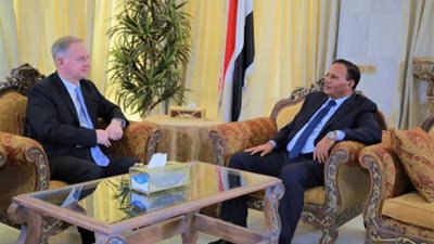السفير الأمريكي لدى اليمن يؤكد دعم بلاده لجهود السلام