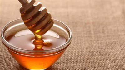 لعروس العيد.. وصفات لترطيب بشرتك هذه الفترة 