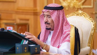 خادم الحرمين يدشن برنامج خدمة ضيوف الرحمن ضمن رؤية السعودية 2030