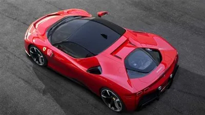 شاهد.. فيراري SF90 Stradale الخارقة الجديدة تظهر قبل الكشف عنها