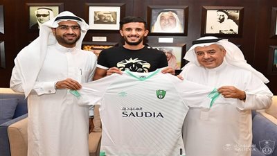 أهلي جدة يصفع الاتحاد في صفقة خالد البركة