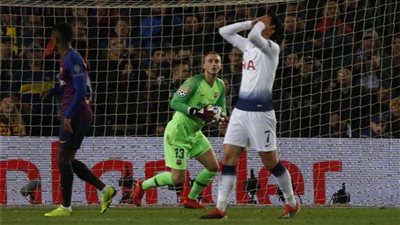 برشلونة ينفي تعاقد فالنسيا مع نجمه المتألق