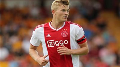 4 أندية تتصارع لضم 