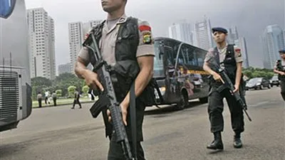 انتحاري يحاول تفجير نفسه خارج مركز شرطة بإندونيسيا