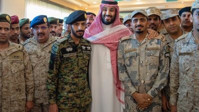 ولي العهد يقوم بزيارة معايدة للمنطقة الجنوبية.. وينقل لضباط وأفراد المنطقة تحيات الملك بالعيد
