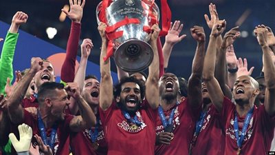 صلاح من الإصابة والبكاء إلي قمة أوروبا و التتويج بدوري الأبطال 