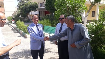 في ثاني أيام العيد.. شهادة تقدير لعامل بمدرسة الفيوم الميكانيكية وإحالة 4 عمال للتحقيق 