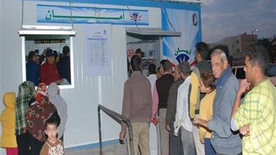 سيارات متحركة تحمل أغذية بأسعار مخفضة لمنافذ أمان خلال العيد 