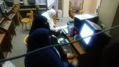 مديرة تعليم السويس تترأس غرفة عمليات الثانوية العامة واستقرار تام باللجان في اليوم الأول (صور)