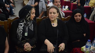 دلال عبدالعزيز وشهيرة تؤديان واجب العزاء في محمد نجم (صور)