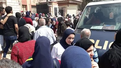 فرحة وارتياح بين طلاب الثانوية العامة ببورسعيد في أول أيام الإمتحانات