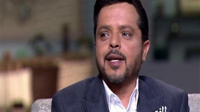 محمد هنيدي يسخر من طوله في فيلمه الجديد: 