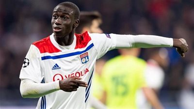 ريال مدريد ينهي الصفقة الخامسة