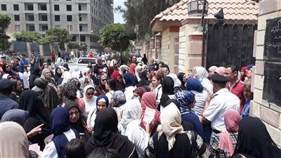 ارتياح بين طلاب الثانوية العامة ببورسعيد فى مادتي الاقتصاد والإحصاء