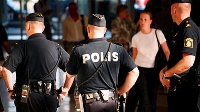 الشرطة السويدية تطلق النار على رجل هدد ركاب في محطة قطارات