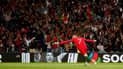 صفقة برشلونة المنتظرة يكشف رسالة رونالدو له عقب نهائي الأمم الأوروبية