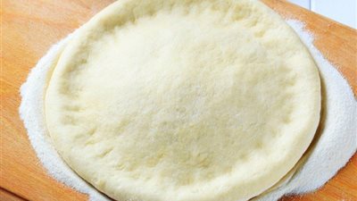 طريقة تحضير عجينة البيتزا.. خطوات بسيطة 