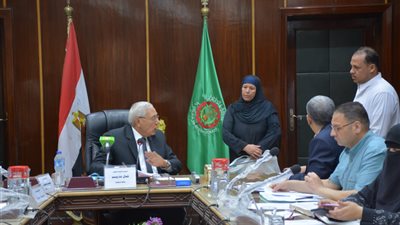 مساعدات مالية فورية وعلاج على نفقة الدولة في لقاء المواطنين بالدقهلية