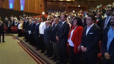 بحضور وزيرة الهجرة وإسعاد يونس.. بدء حفل تخرج كلية الإدارة بالأكاديمية العربية