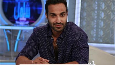 احمد فهمي عن كلبه: 