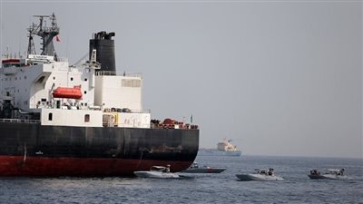 الصور الأولى لناقلتي النفط المستهدفتين في بحر عمان