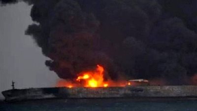 صورة جديدة لاشتعال النار في إحدى الناقلتين في خليج عمان