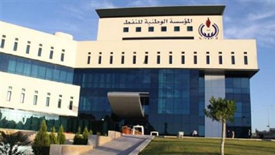 مؤسسة النفط الليبية: قد نجلي الموظفين من ميناء رأس لانوف