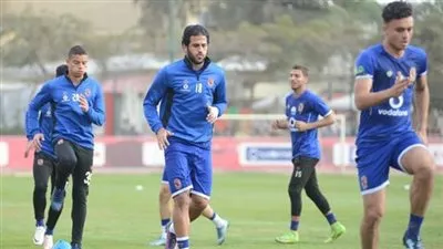 الأهلي يتحفظ على احتراف مهاجمه ويعيره محليًا