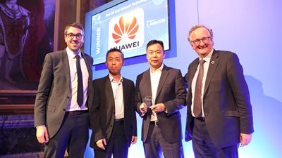 هواوي تفوز بجائزة 